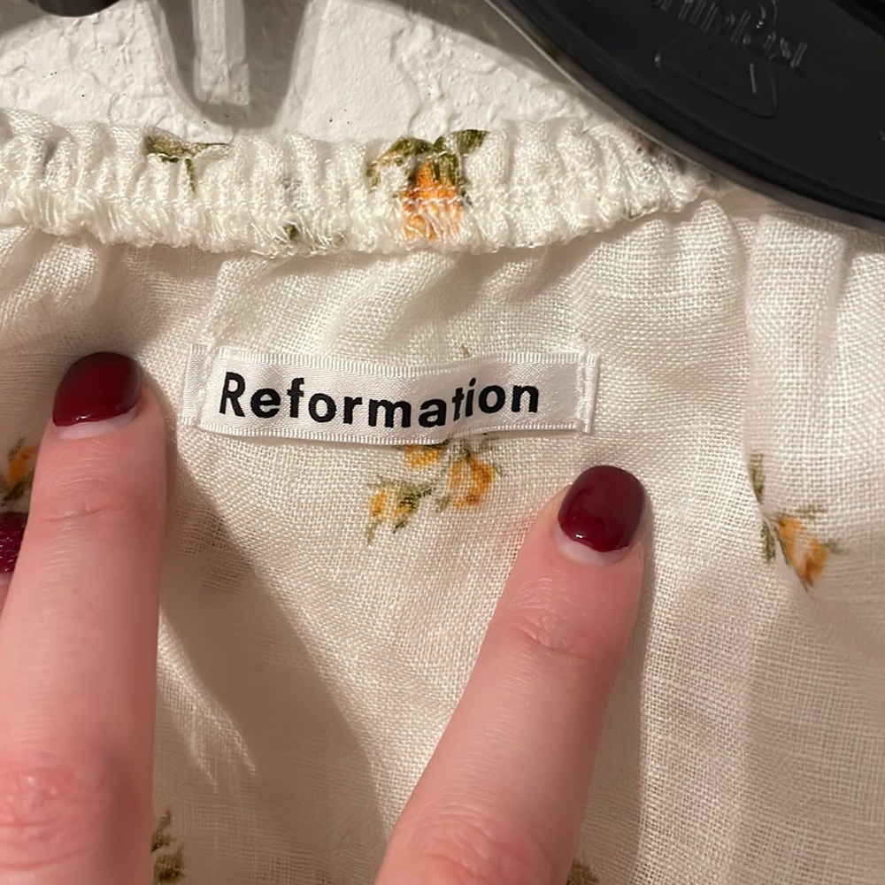 Reformation Wolfgang Off The Shoulder Linen Wrap Top with Yellow Roses - Picture 5 of 7